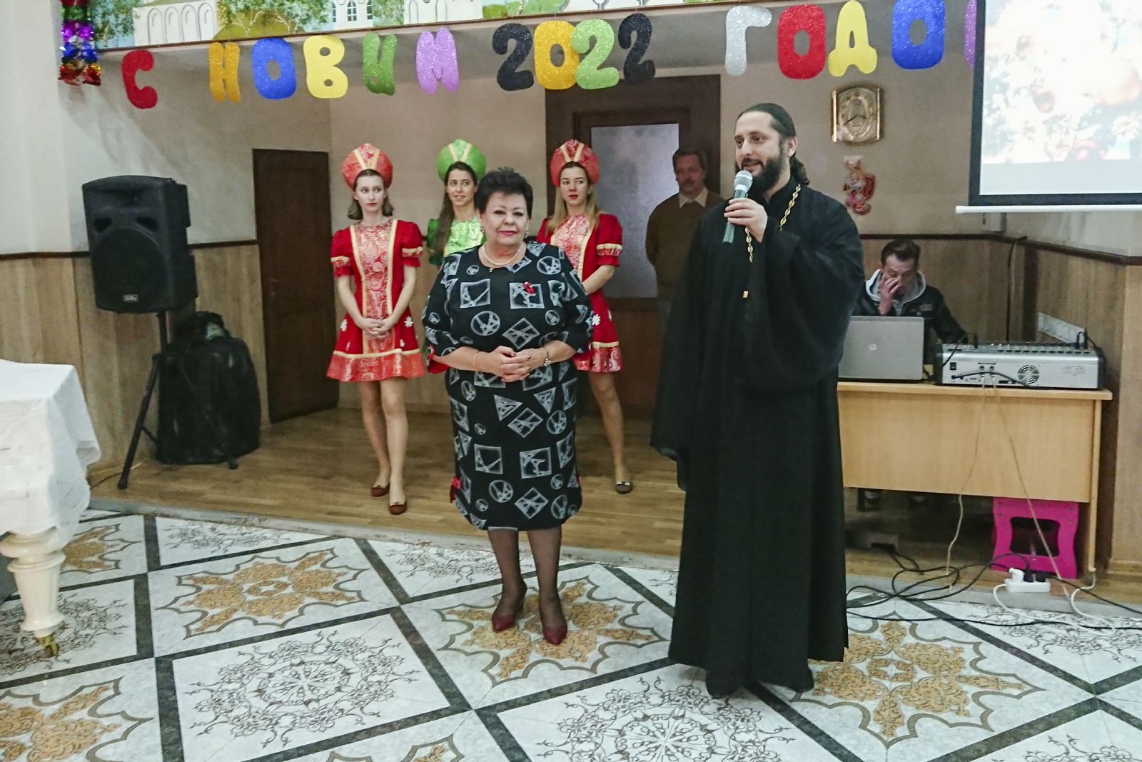 При содействии Бакинского Епархиального Управления для детей воскресных школ и прихожан была проведена Новогодняя ёлка
