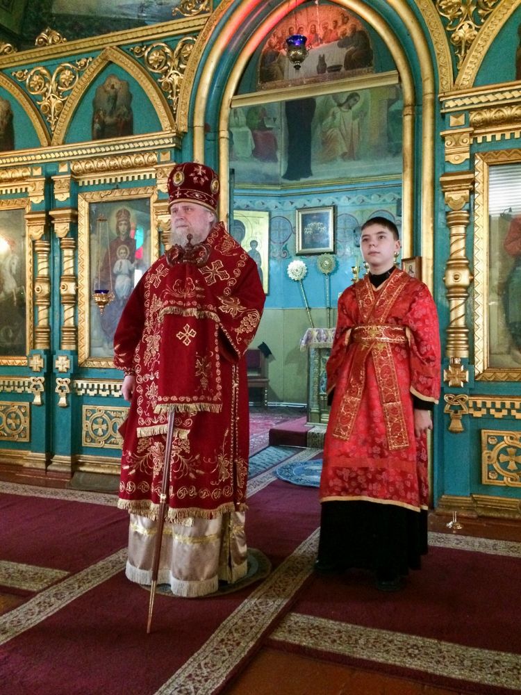 Высокопреосвященный архиепископ Александр совершил чин погребения новопреставленного старца Григория Веремейчука.