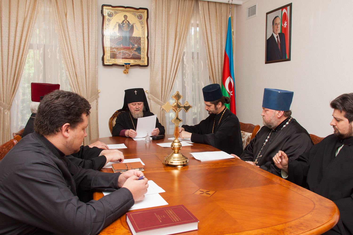 Высокопреосвященный архиепископ Александр провел заседание Епархиального совета Бакинской епархии.