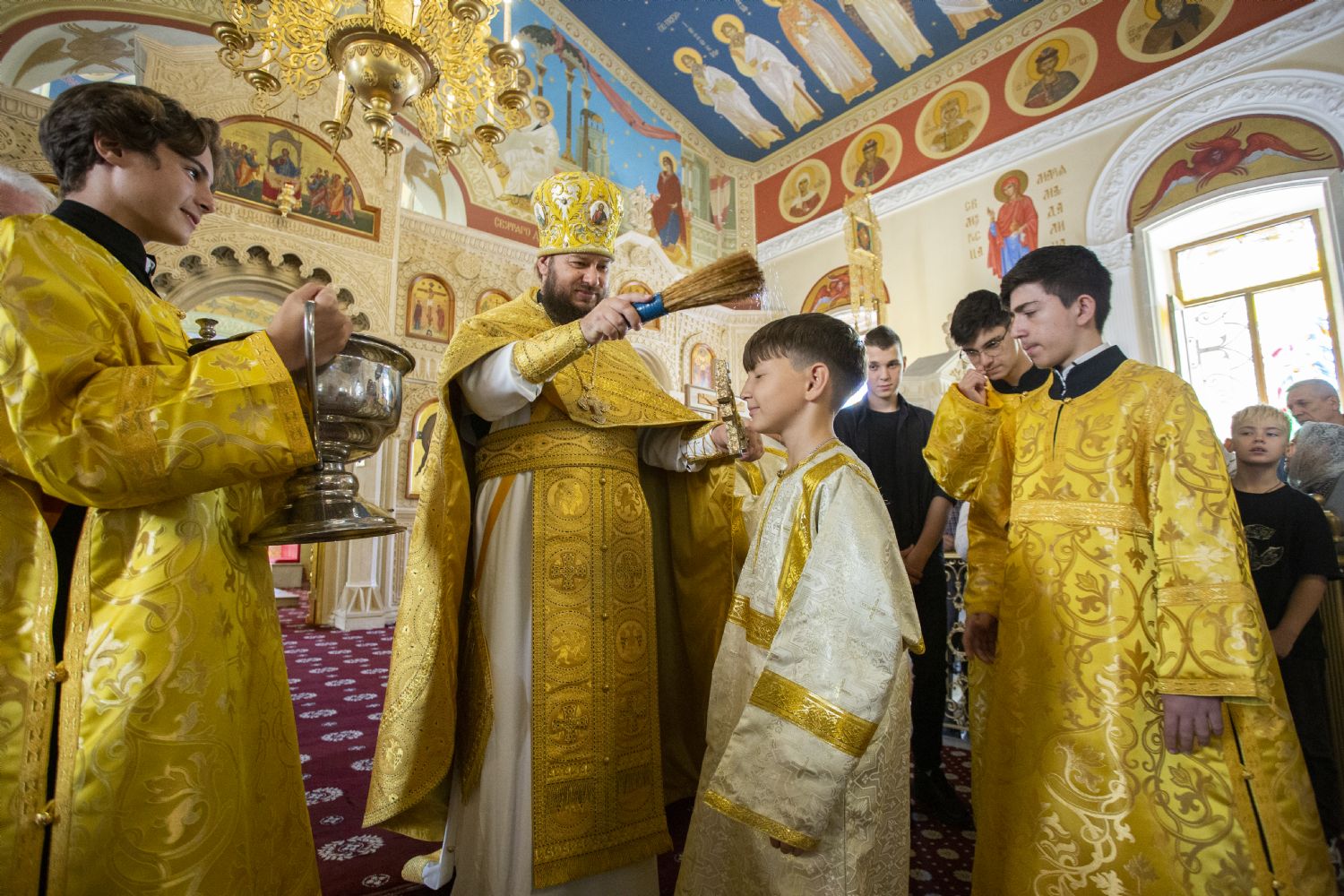 В храмах Бакинской епархии совершены молебны на начало нового учебного года