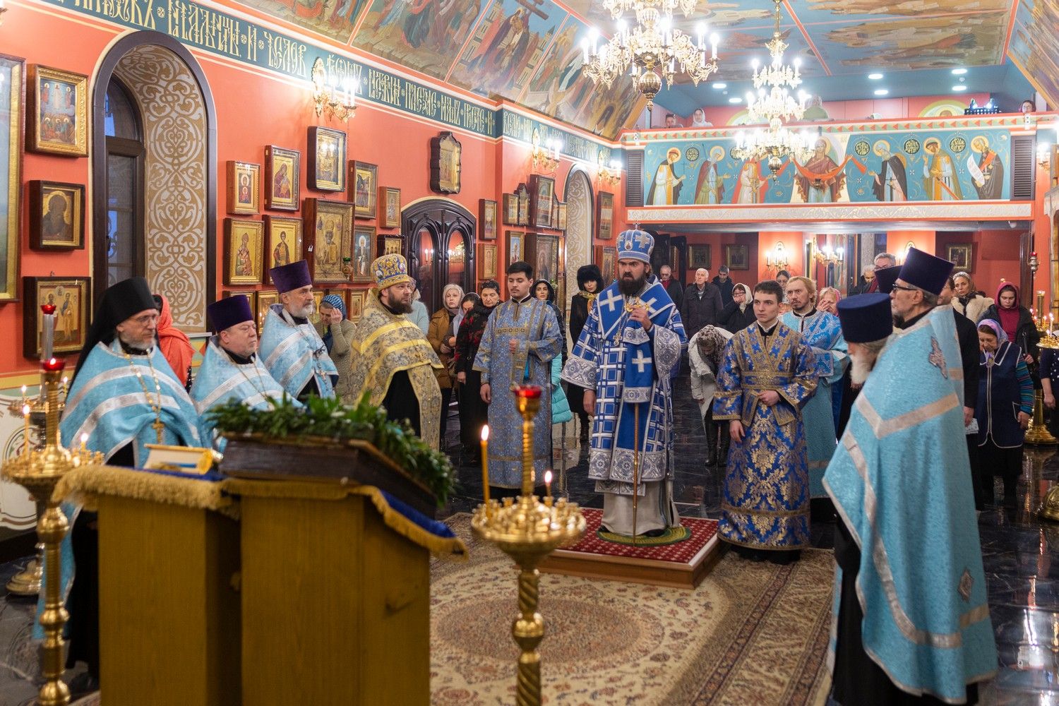 В канун воскресного дня архиепископ Феофилакт совершил всенощное бдение в храме Архангела Михаила г. Баку