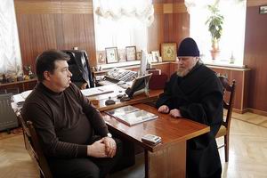 Делегация Бакинской епархии посетила городскую клиническую больницу, где находятся пострадавшие в результате трагедии на московском Басманнном рынке.