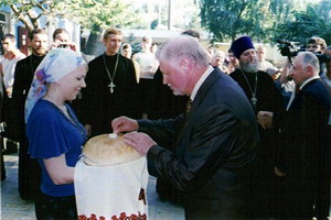 Встреча почетных гостей, приехавших на юбилейные торжества