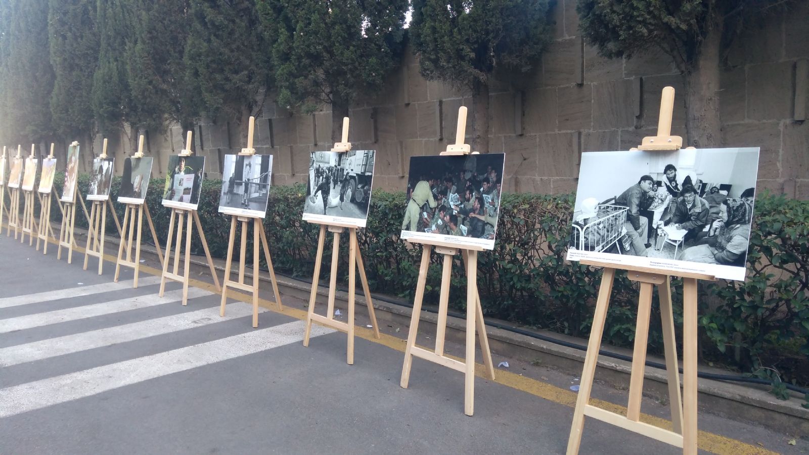 В Баку состоялось открытие фотовыставки, посвященной 30-летию присутствия в Азербайджане  международной организации «Красный Крест»
