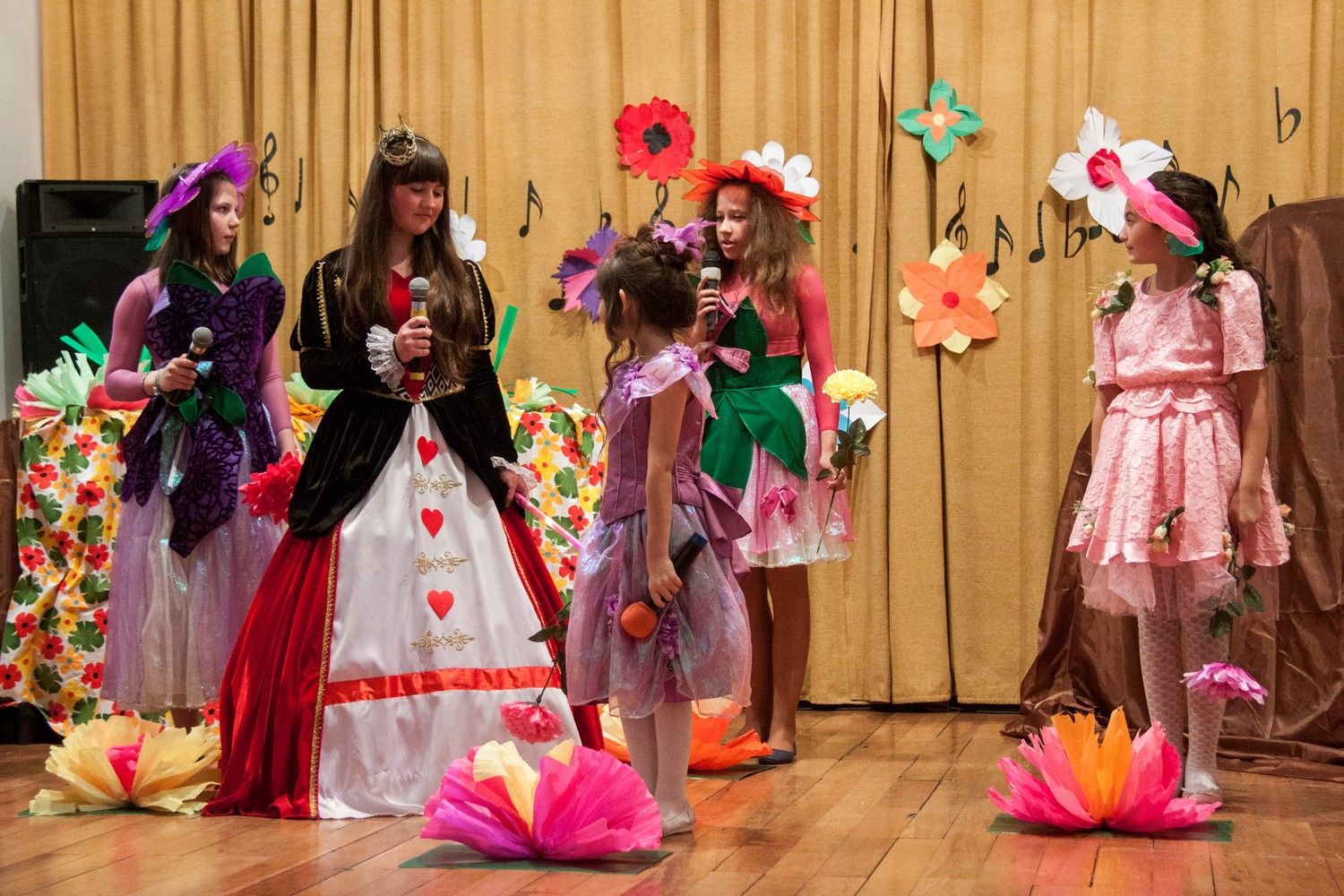 По случаю праздника Пасхи был проведен детский Пасхальный спектакль.