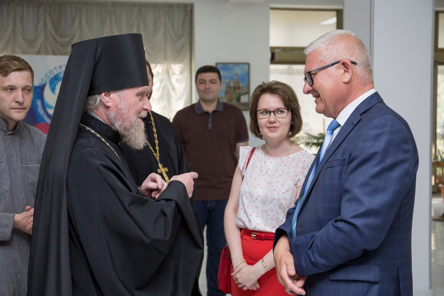 Высокопреосвященный архиепископ Александр принял участие в открытии фотовыставки «Православие в событиях и лицах».