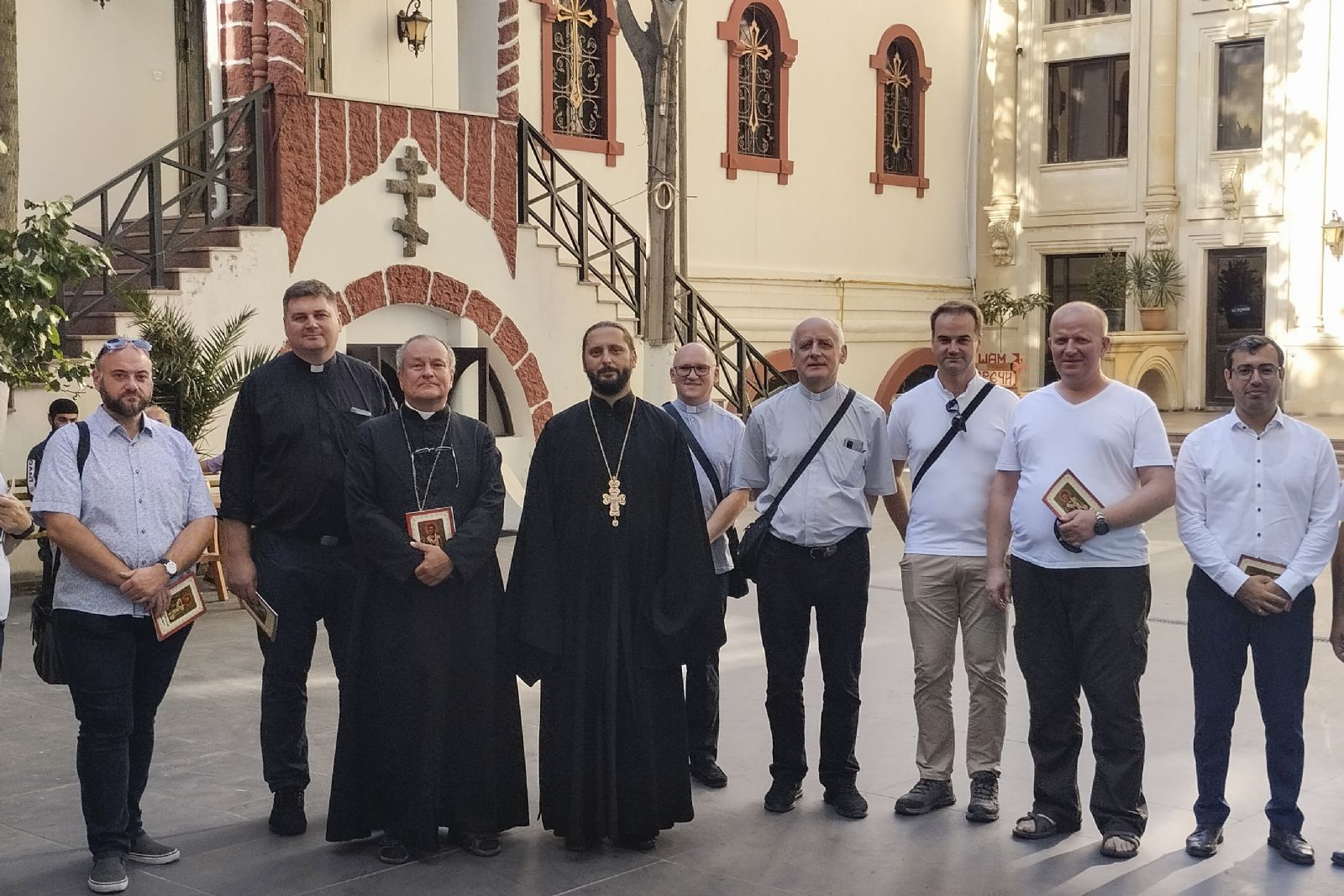 Делегация священнослужителей из Польши посетила храм Архангела Михаила г. Баку