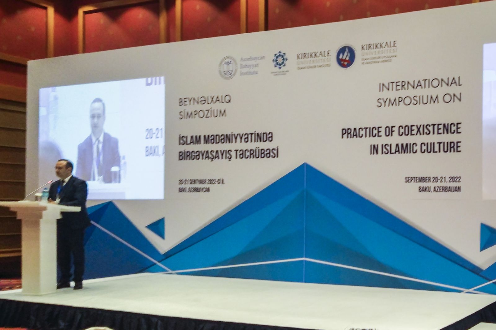 В Баку состоялось открытие международного симпозиума на тему: "Опыт совместной жизни в мусульманской культуре"