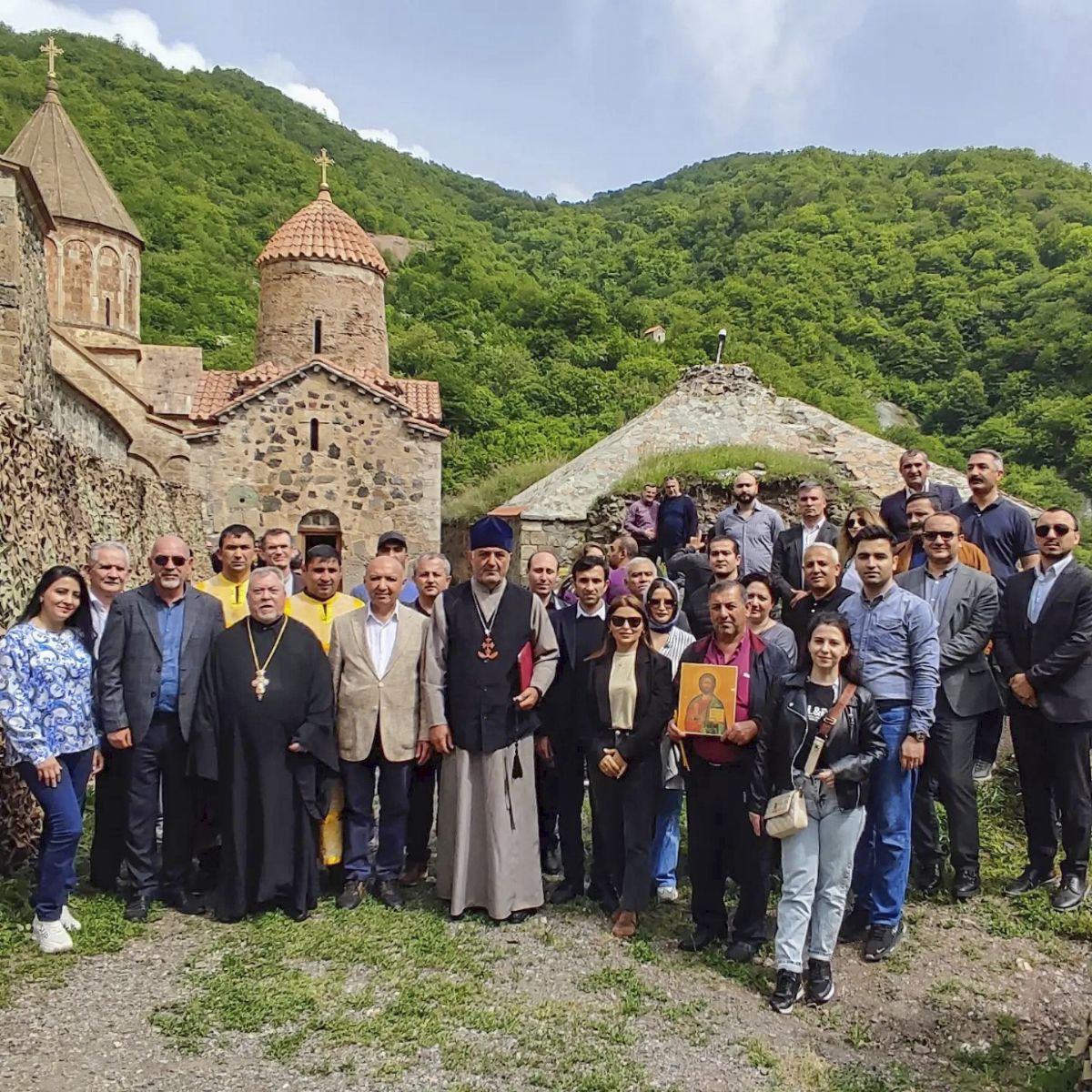 Представители действующих в Азербайджане христианских и других не-исламских религиозных общин посетили Кельбаджарский район страны