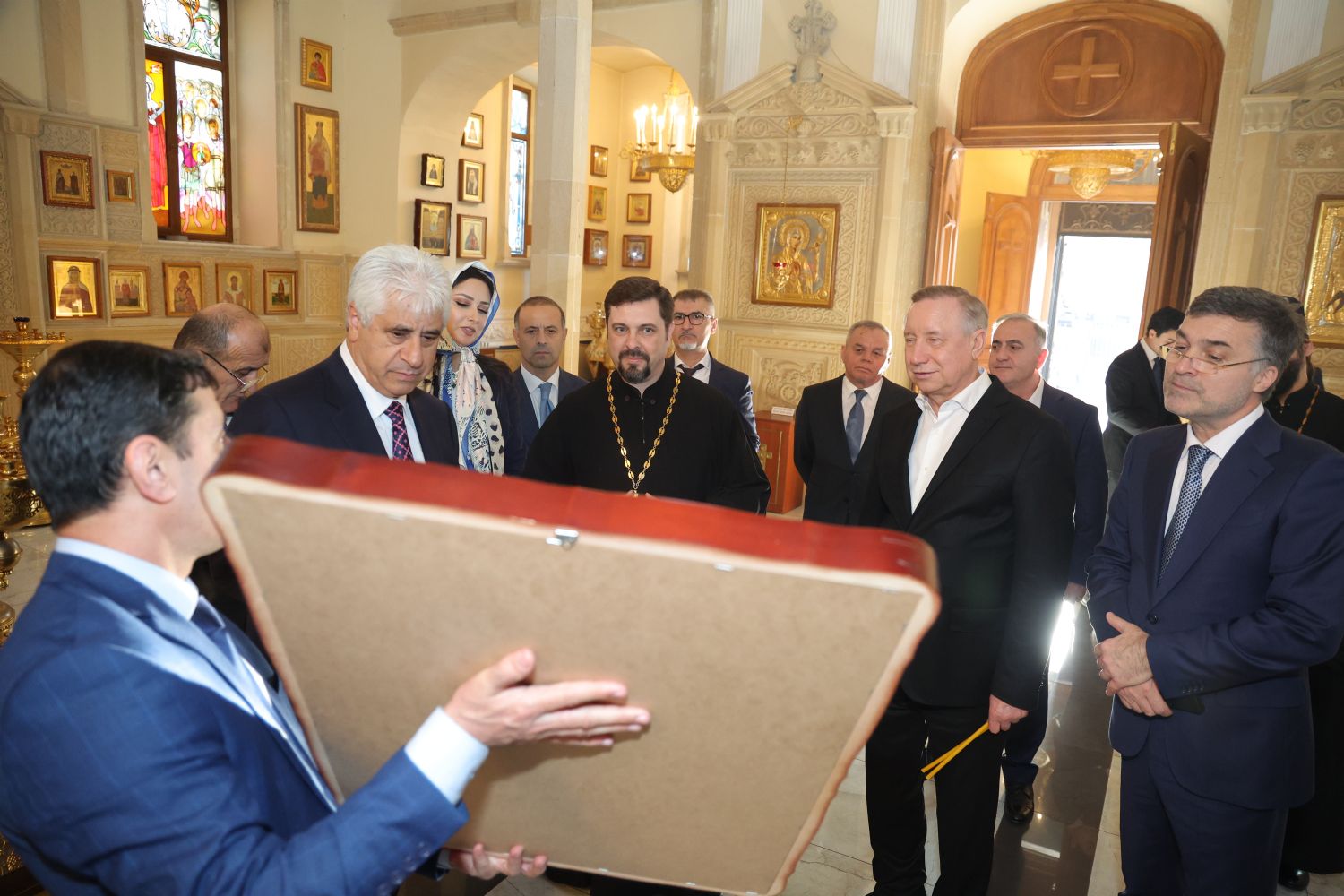 Губернатор Санкт-Петербурга посетил бакинский кафедральный собор