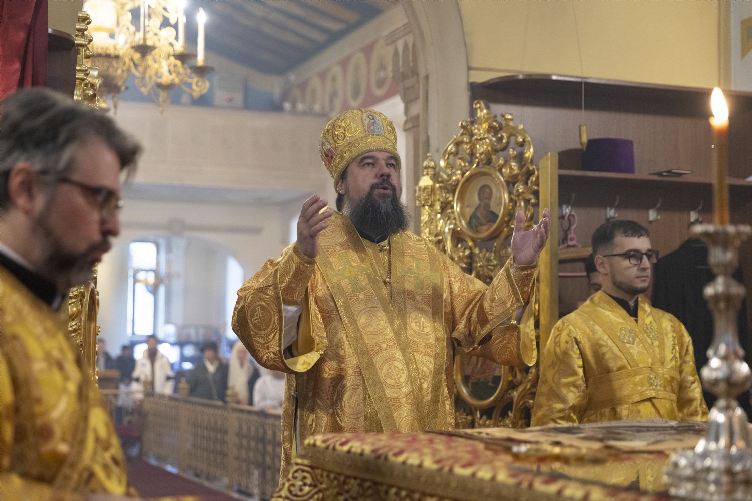 Епископ Алексий совершил Божественную литургию в кафедральном соборе