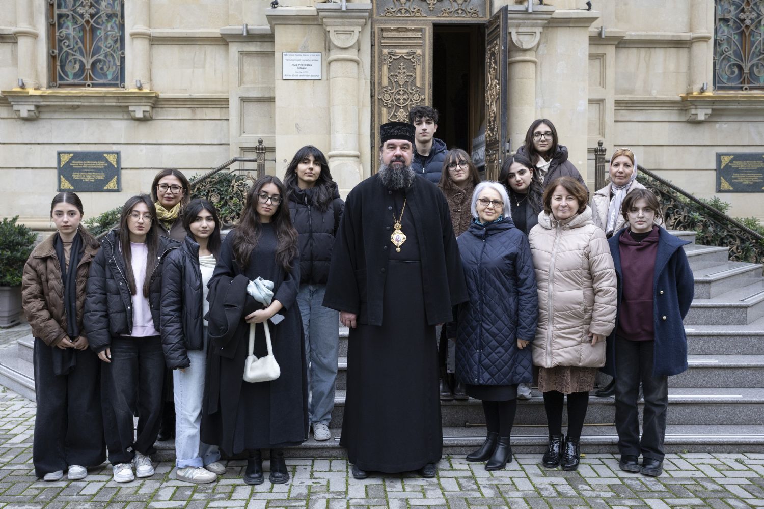 Архиерей встретился со школьниками