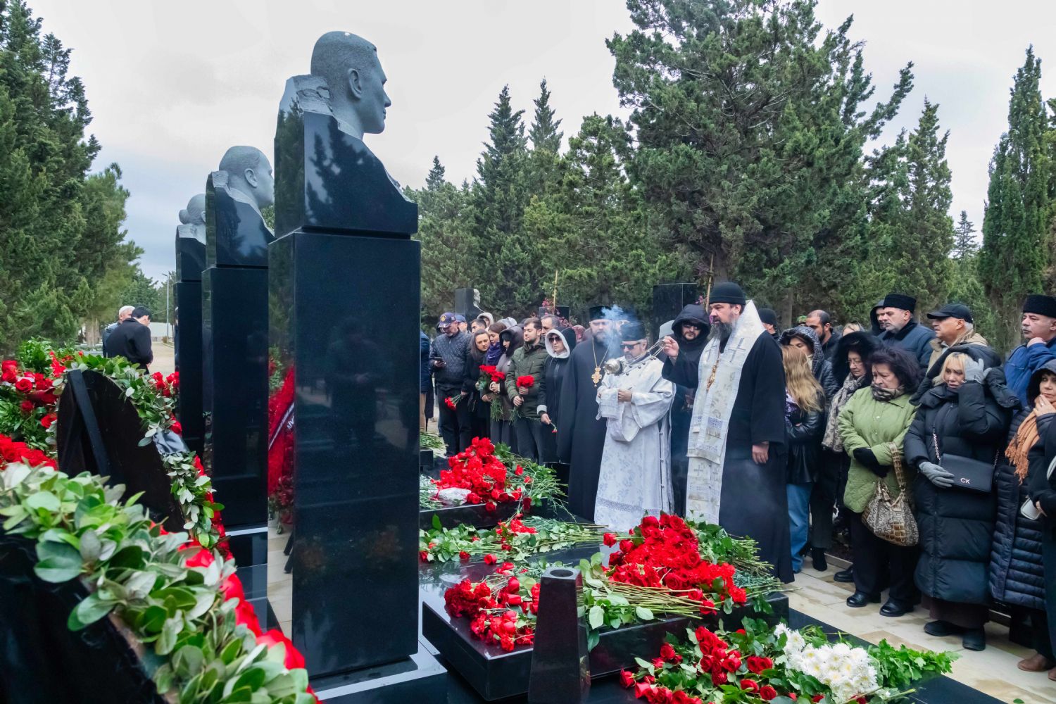 Епископ Алексий совершил заупокойную литию на могилах Национальных героев