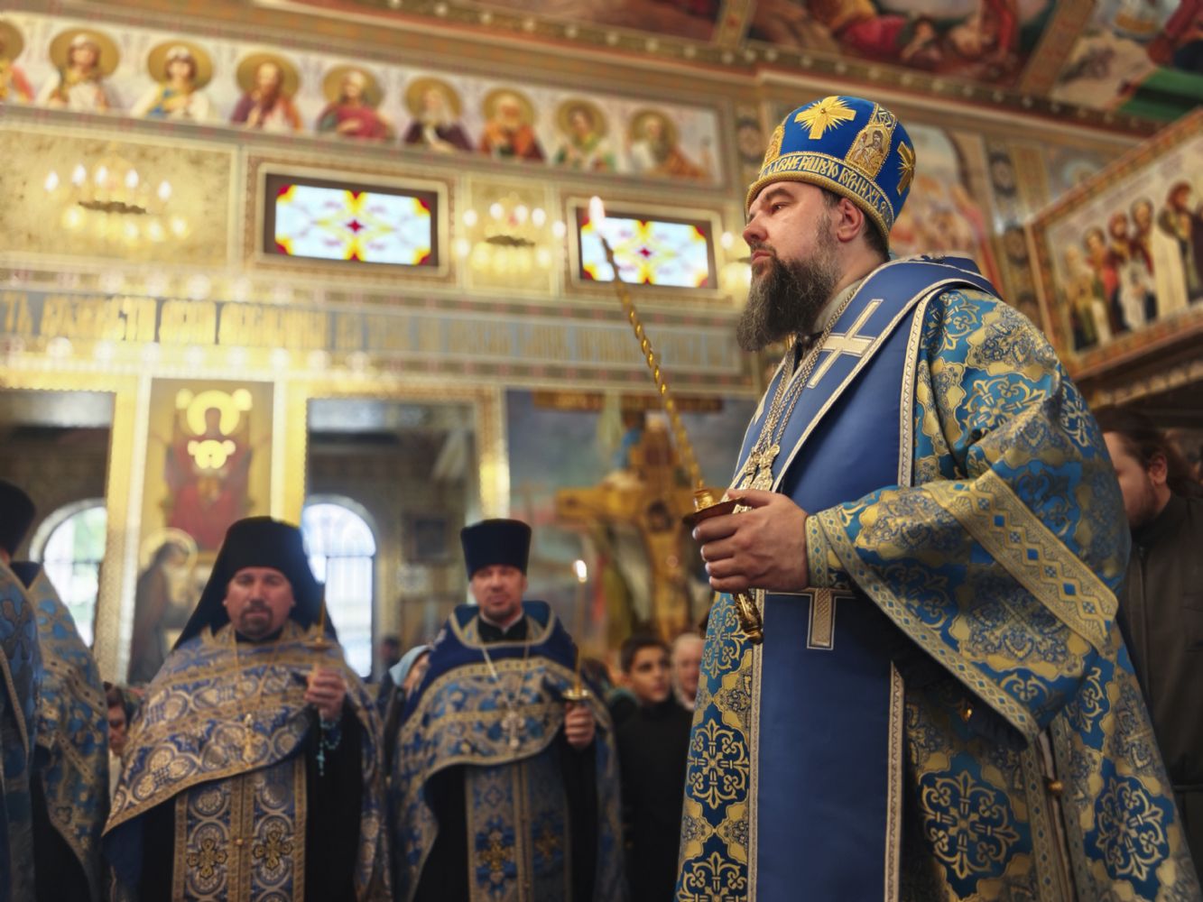 Архиерей совершил всенощное бдение в соборе Рождества Пресвятой Богородицы