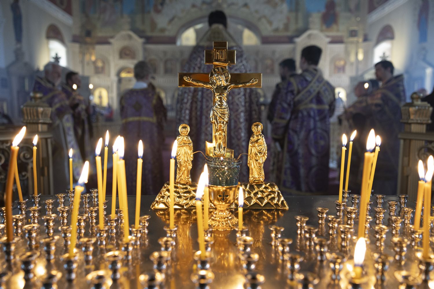 В третью поминальную субботу Великого поста епископ Алексий совершил заупокойное богослужение в кафедральном соборе