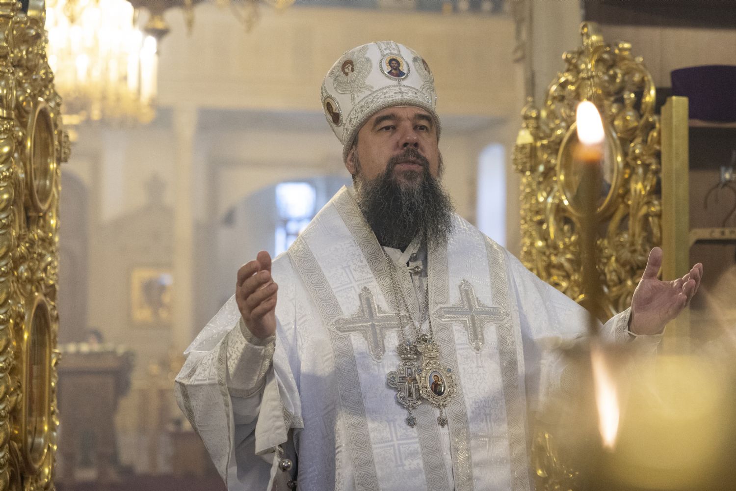 В Лазареву субботу епископ Алексий совершил Божественную литургию в кафедральном соборе